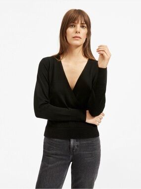 Everlane Black V-Neck Wrap cashmere Sweater size S NWOT